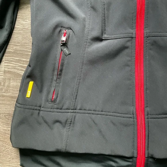 Lolë softshell jacket. - Picture 5 of 7